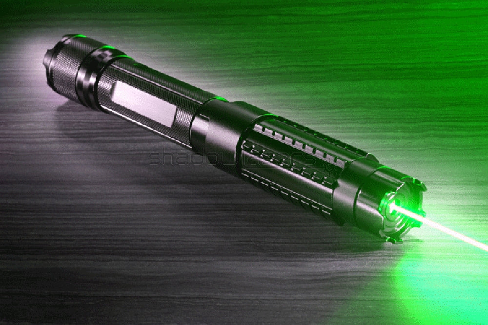 ''Shadowlasers "GX6 520nm Green Laser Pointer Burning